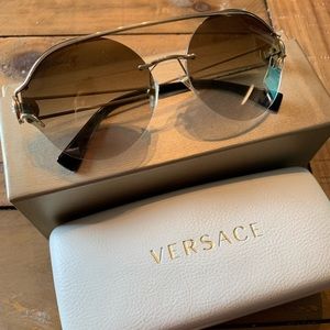 Fierce Versace Sun Glasses 🌟